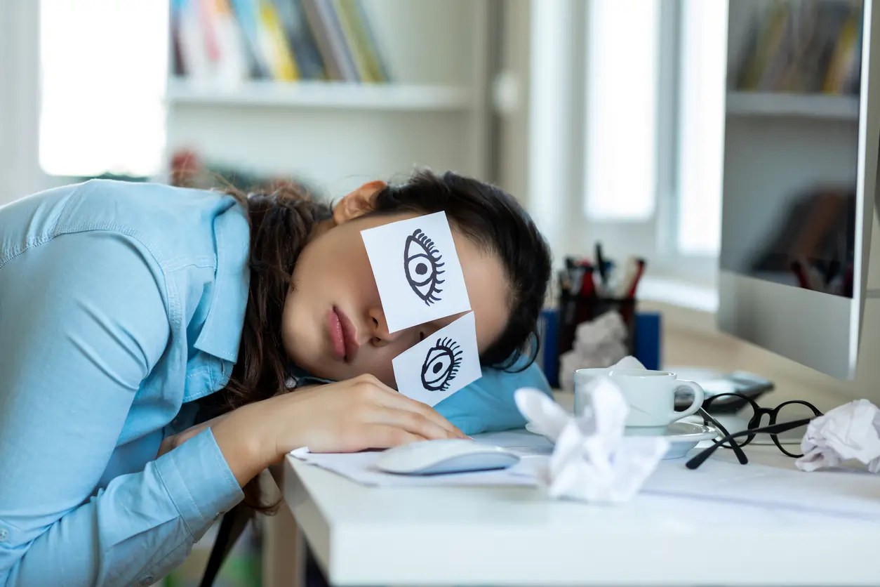 These 3 moves will make you stop feeling sleepy at work